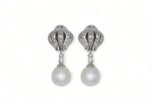 Pendientes brillantes y perla australiana