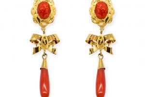 Pendientes oro lazo pimiento coral