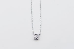 Gargantilla oro blanco con diamante