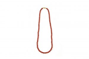Collar bolas coral