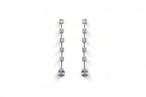 Pendiente plata 5 circonitas y lágrima