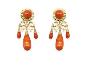 Pendiente coral lazo  3 lágrimas