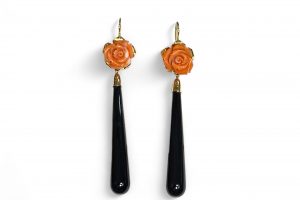 Pendientes rosa coral con hoja de oro