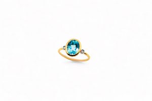 Anillo topacio azul y diamantes