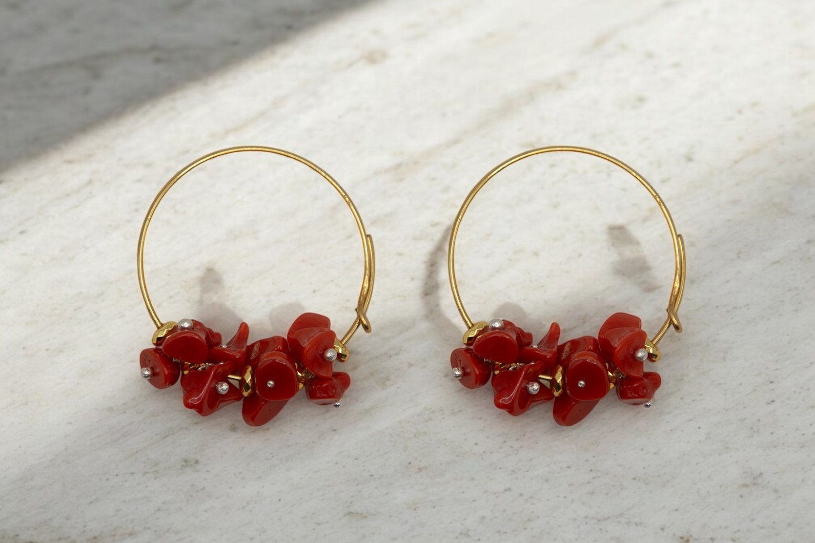 596111-ab-pendientes-aro-tronquitos-coral-1.jpg