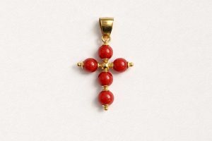 Cruz de bolas de coral plata