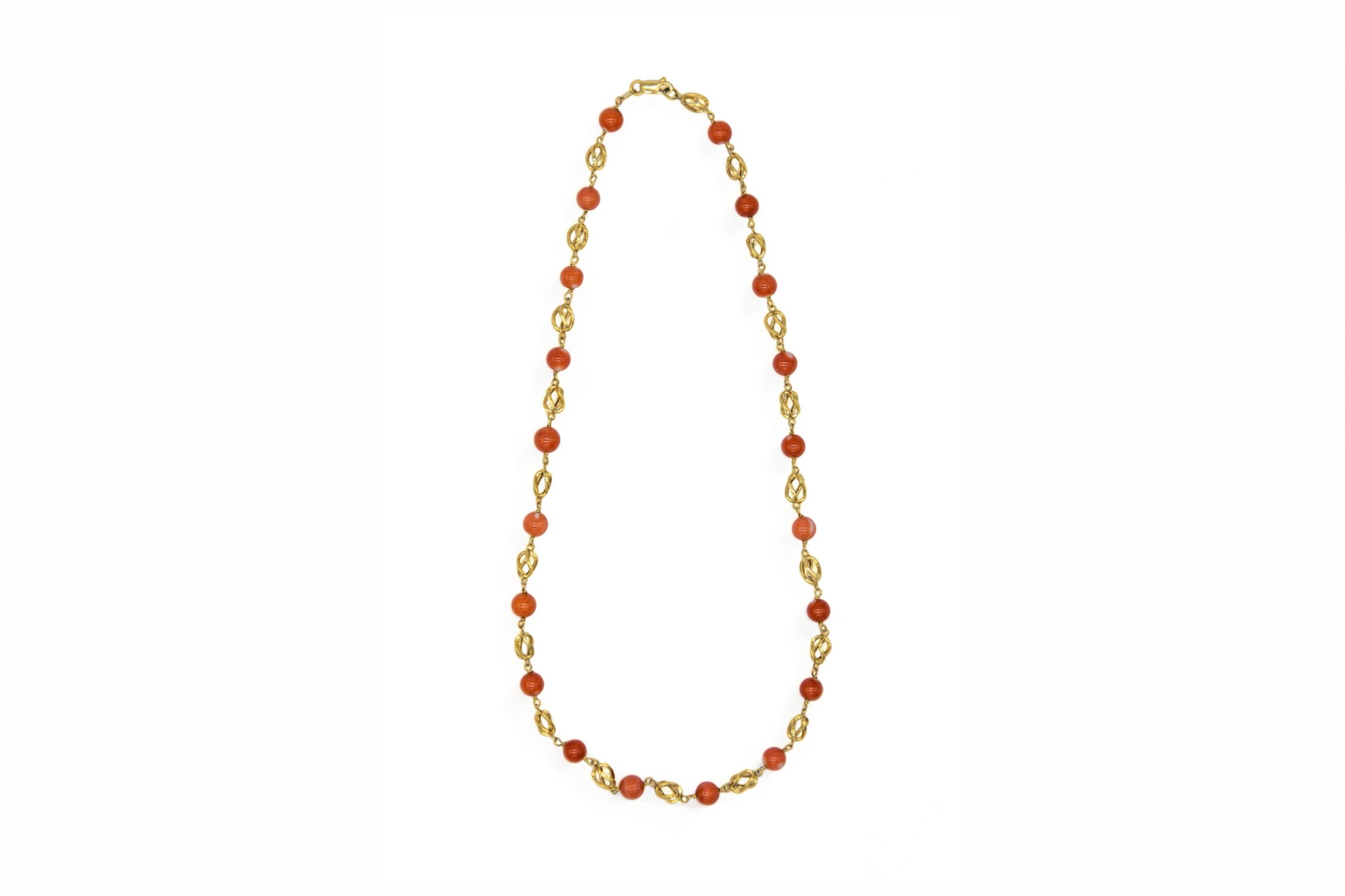 567397-a-collar-jaulas-y-bolas-coral-scaled-1.jpg