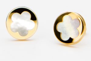 Pendientes oro margarita nácar