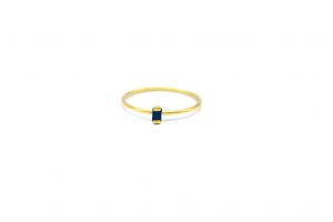 Anillo con zafiro