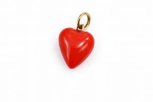 Colgante corazón coral