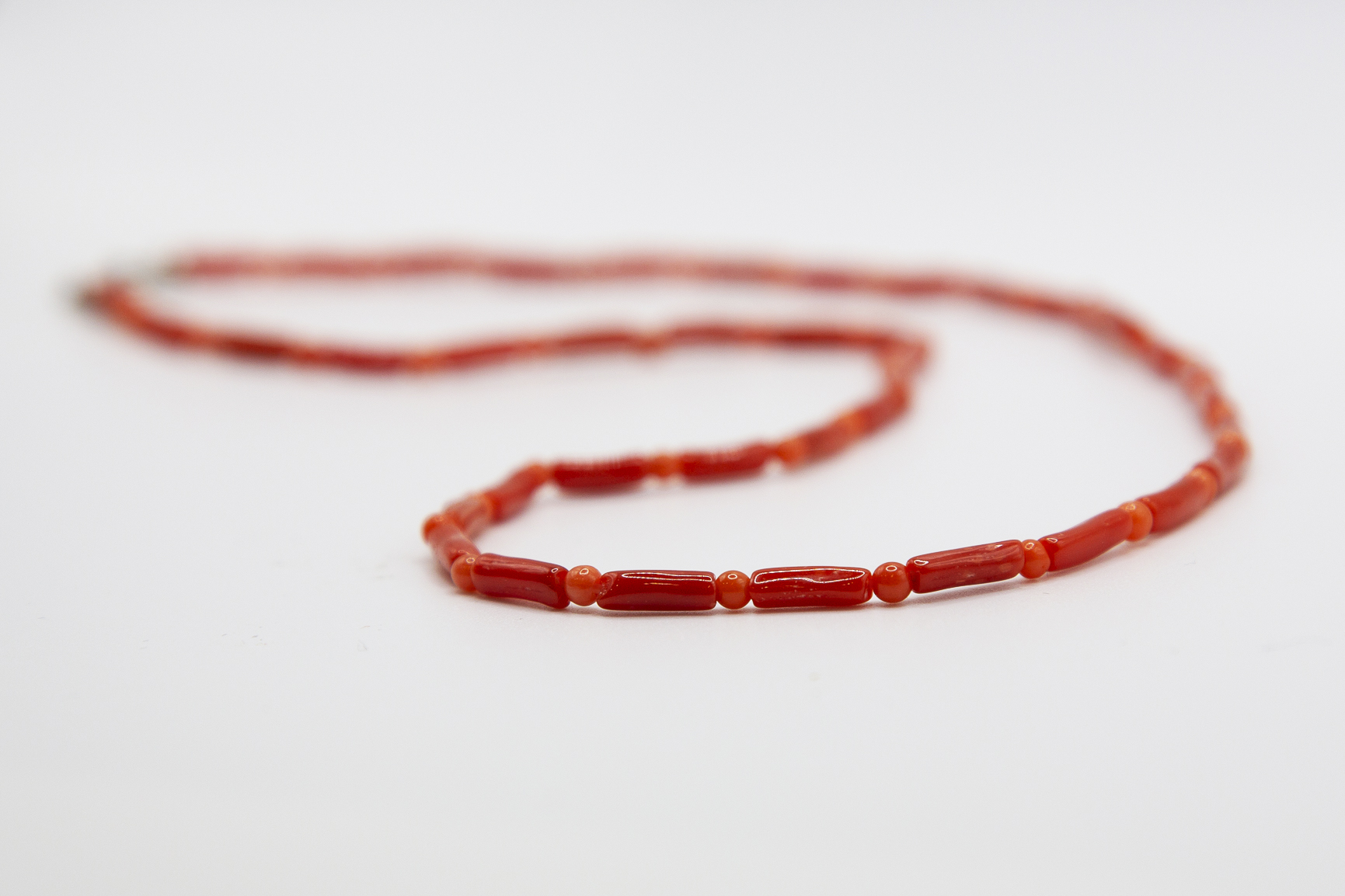 596322-ac-collar-coral-canuto-bola-1.jpg